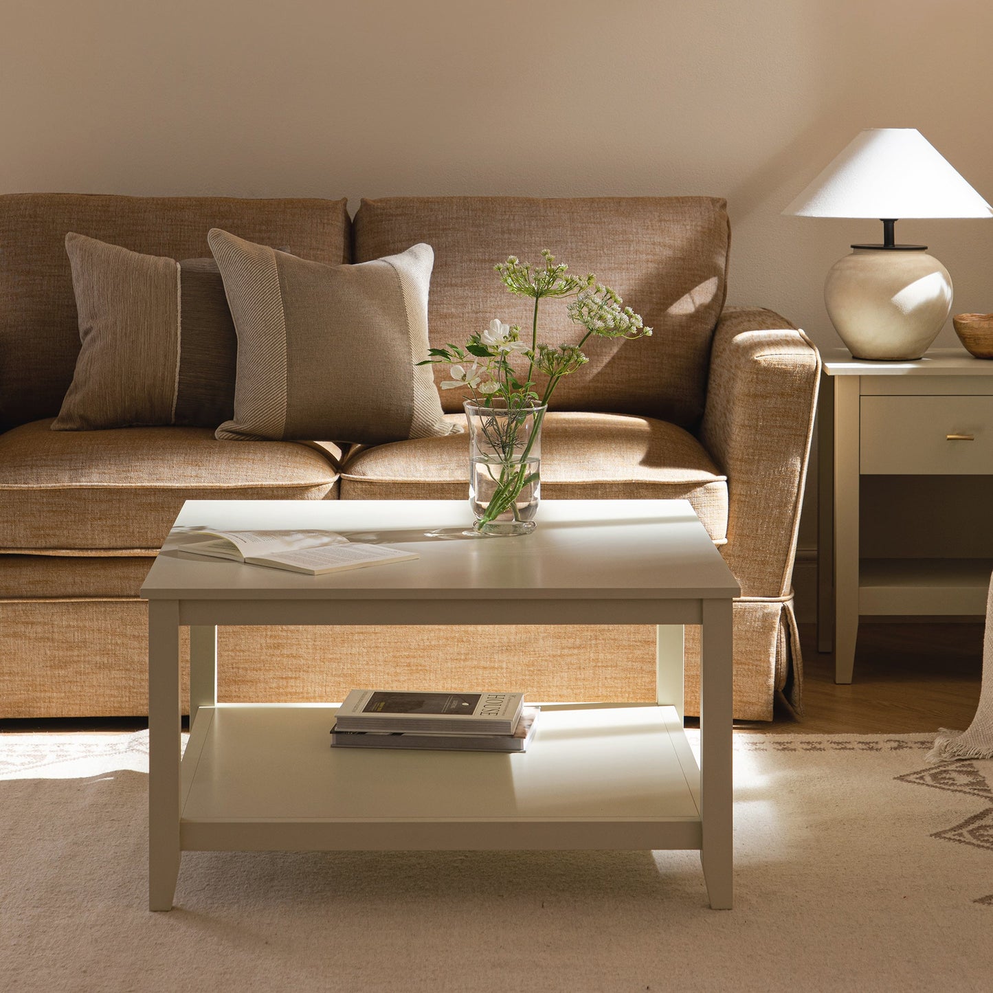 Table basse carrée Oakham 32, blanc ombré