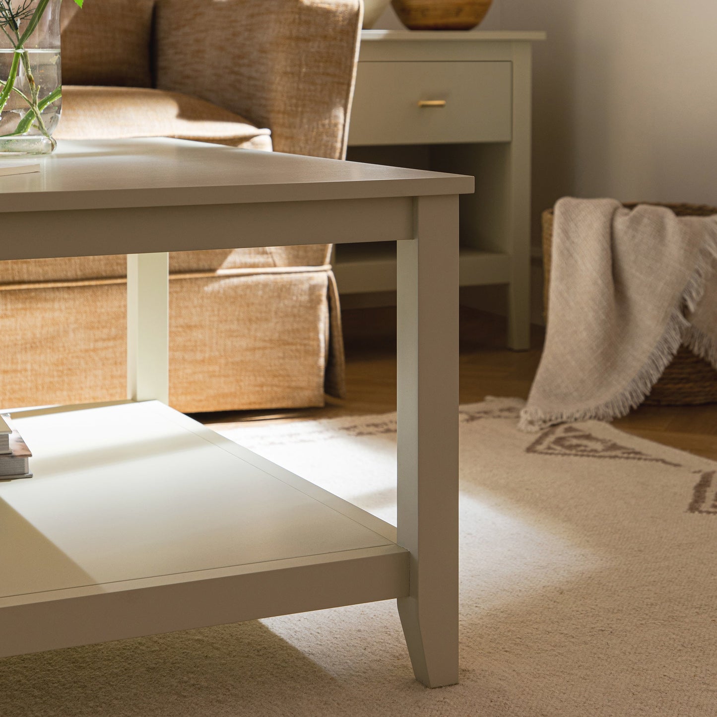 Table basse carrée Oakham 32, blanc ombré