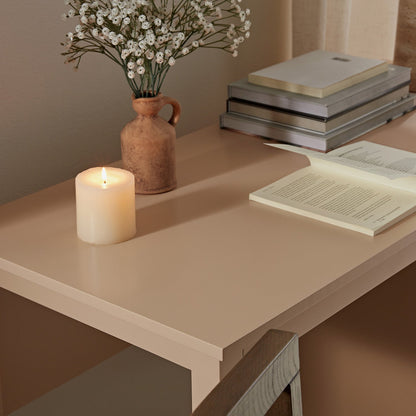 Bureau Oakham, rose nude