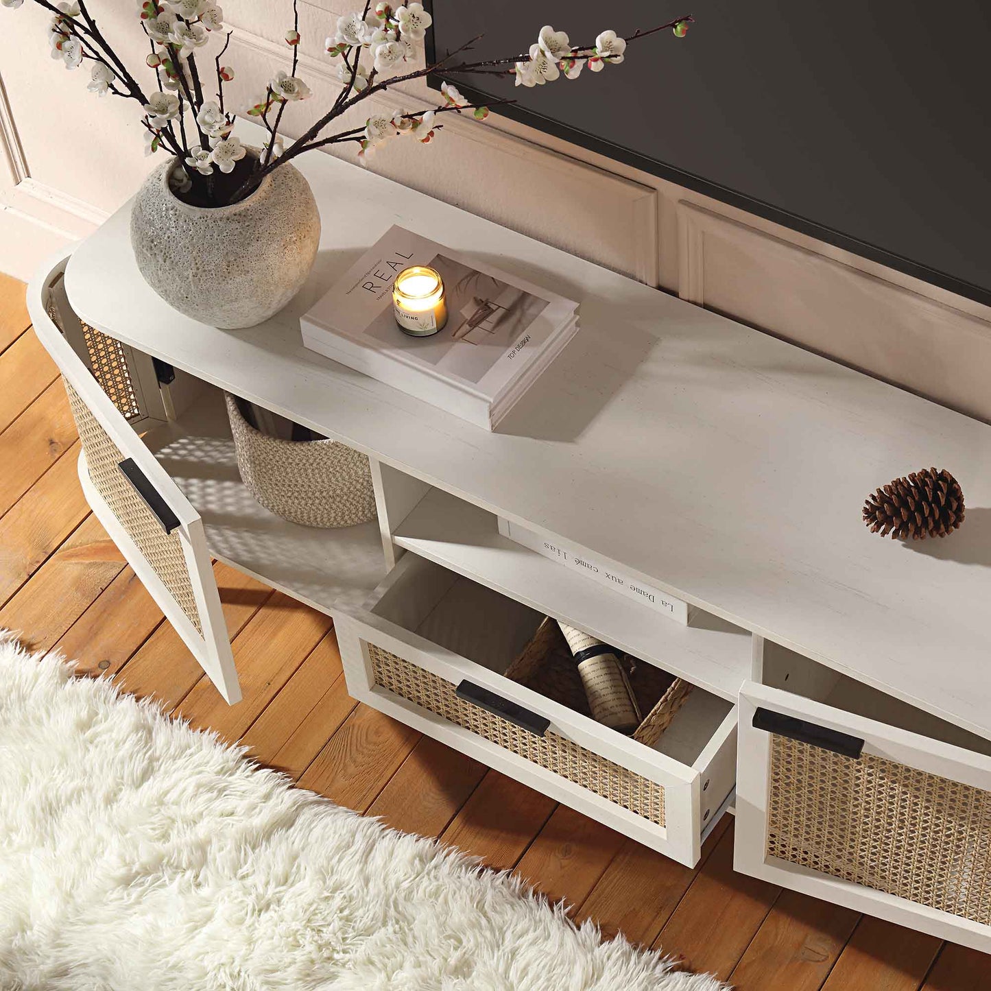Meuble TV Izzy Curved Rattan 59, blanc