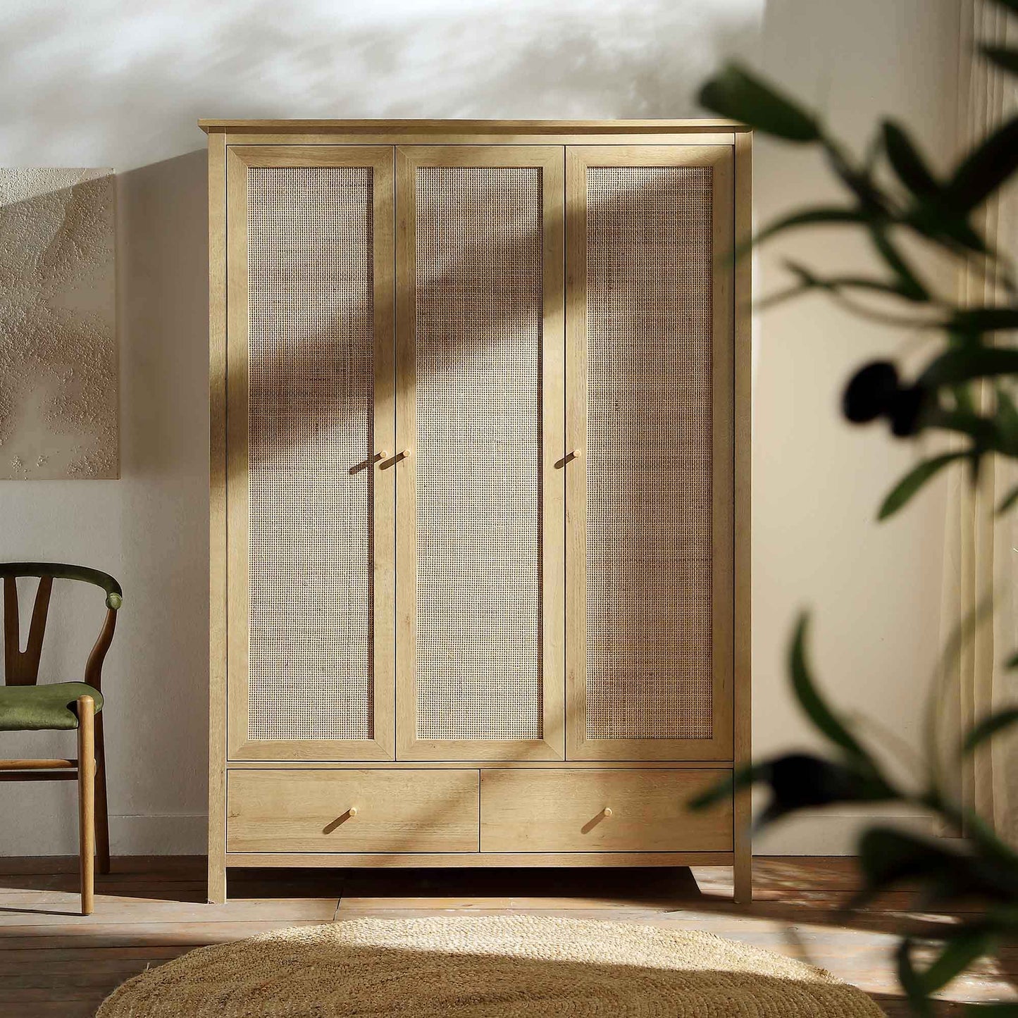 Armoire triple en rotin Frances avec 2 tiroirs, naturel