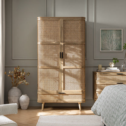 Armoire double courbée en rotin Izzy, naturel