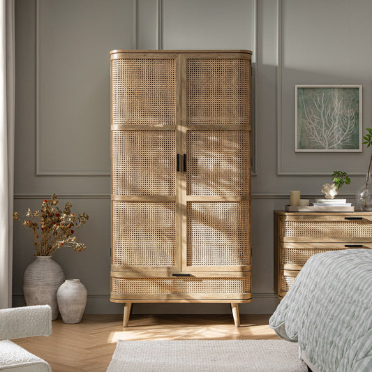 Armoire double courbée en rotin Izzy, naturel
