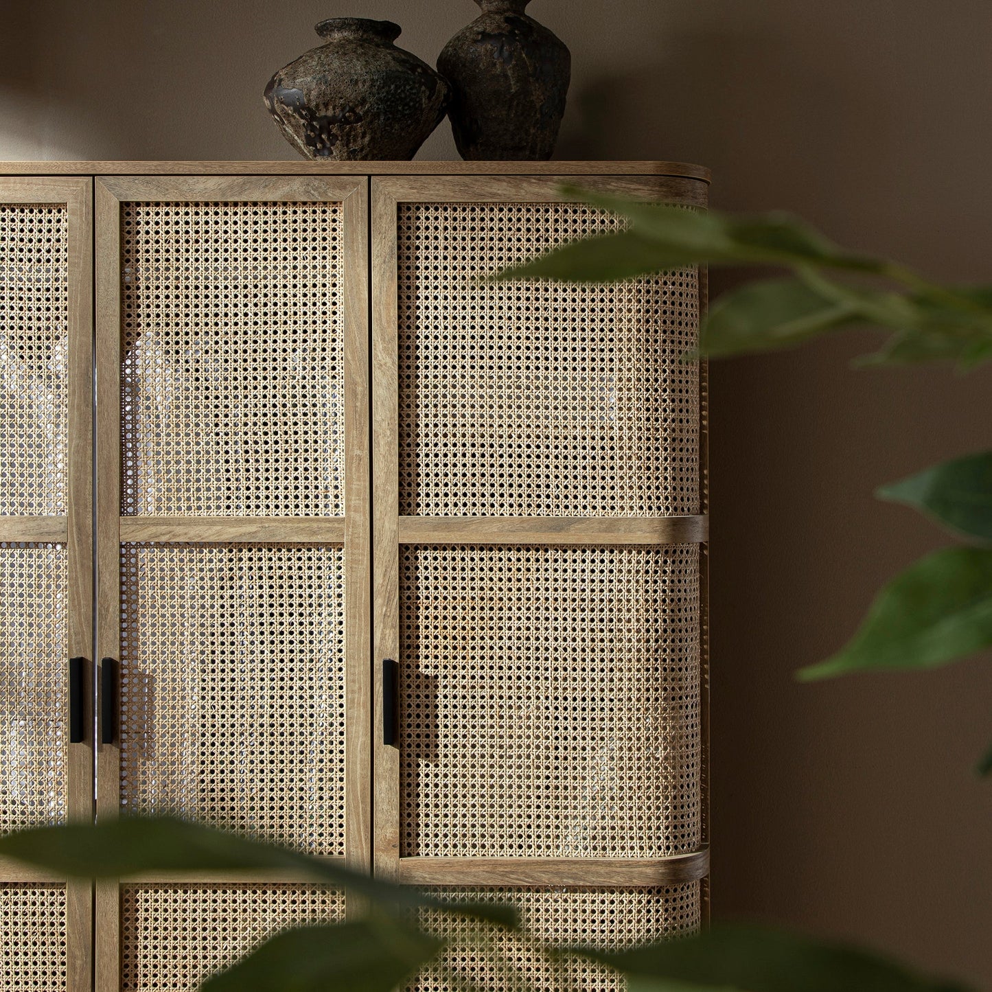 Armoire triple courbée en rotin Izzy, naturel
