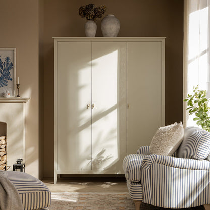 Placard triple Oakham, blanc ombragé