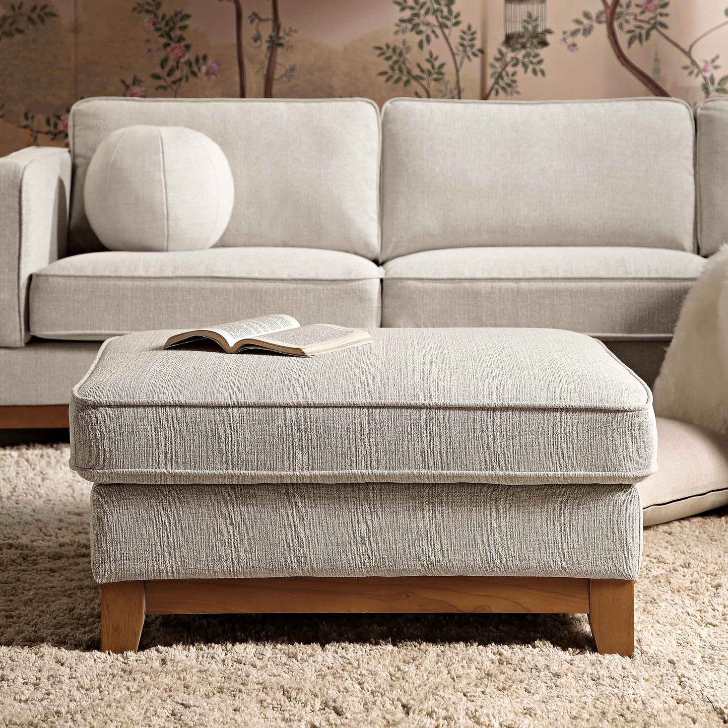 Repose-pieds de rangement en tissu Dipley Oatmeal
