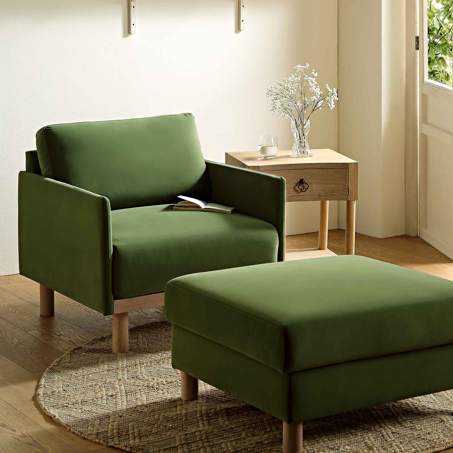 Fauteuil en velours vert fougère Timber
