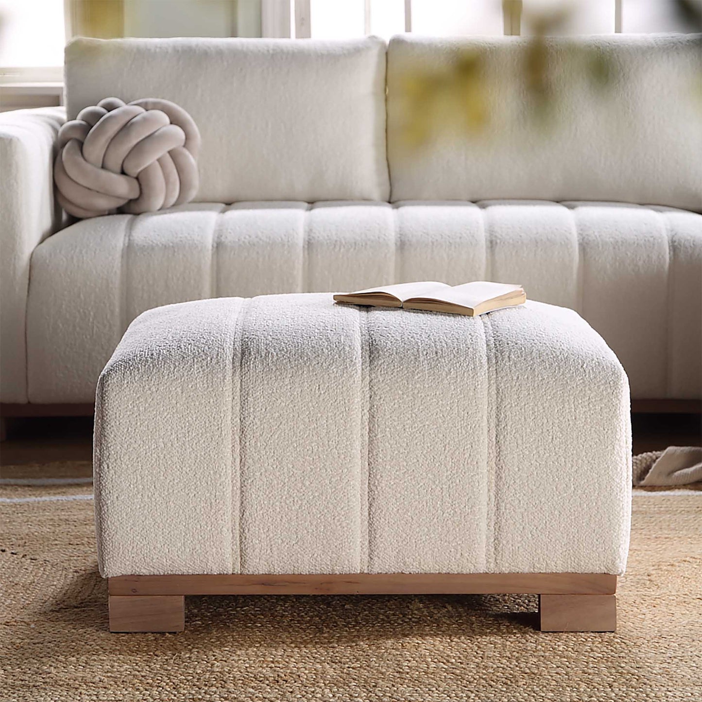 Repose-pieds Belsize Beige Boucle avec base en bois