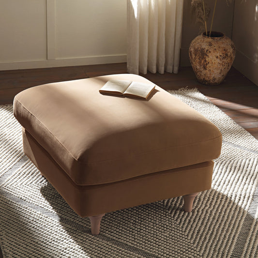 Canapé et repose-pieds en velours camel Daphnis