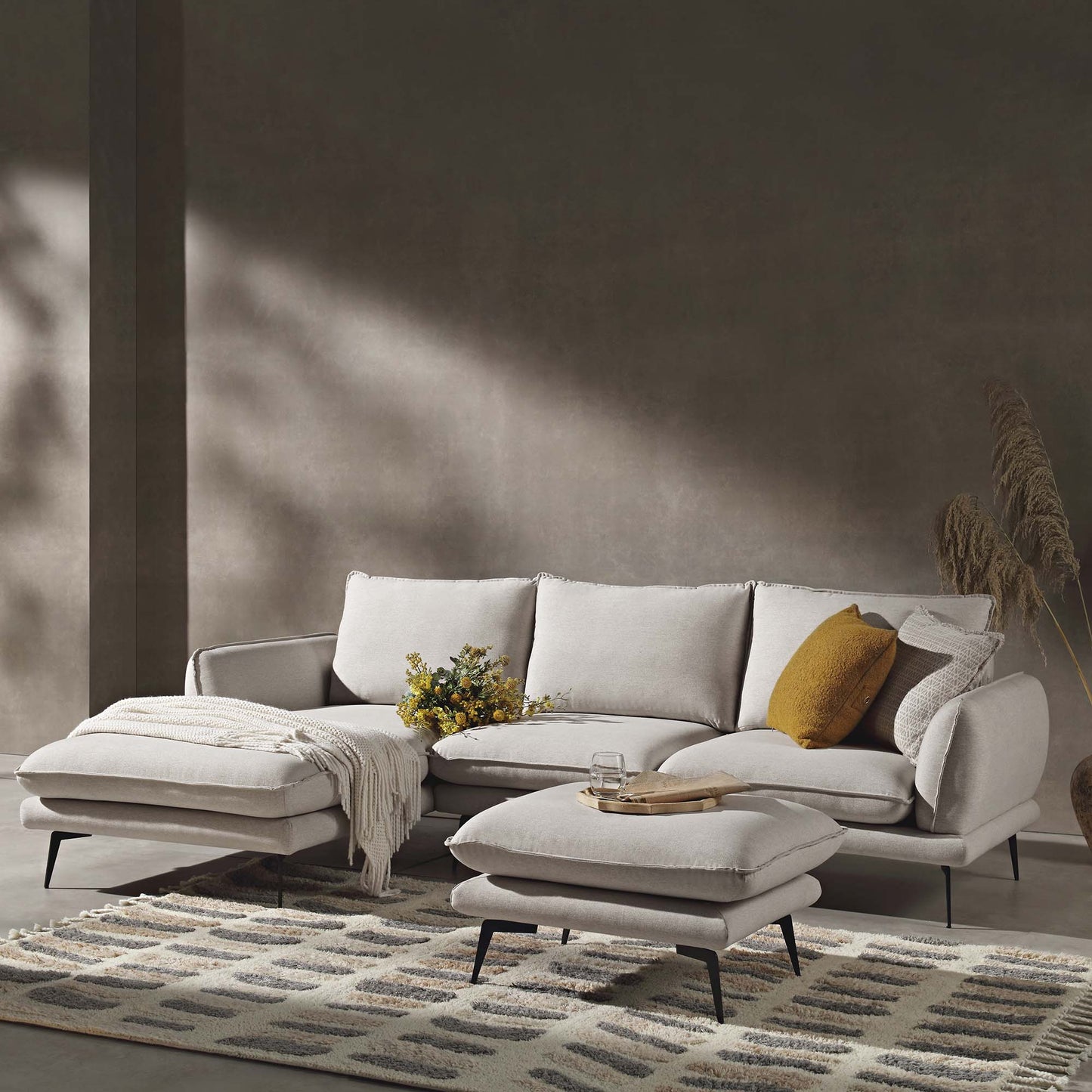 Canapé en tissu Obriel Oatmeal, Grande Chaise Longue orientée à gauche