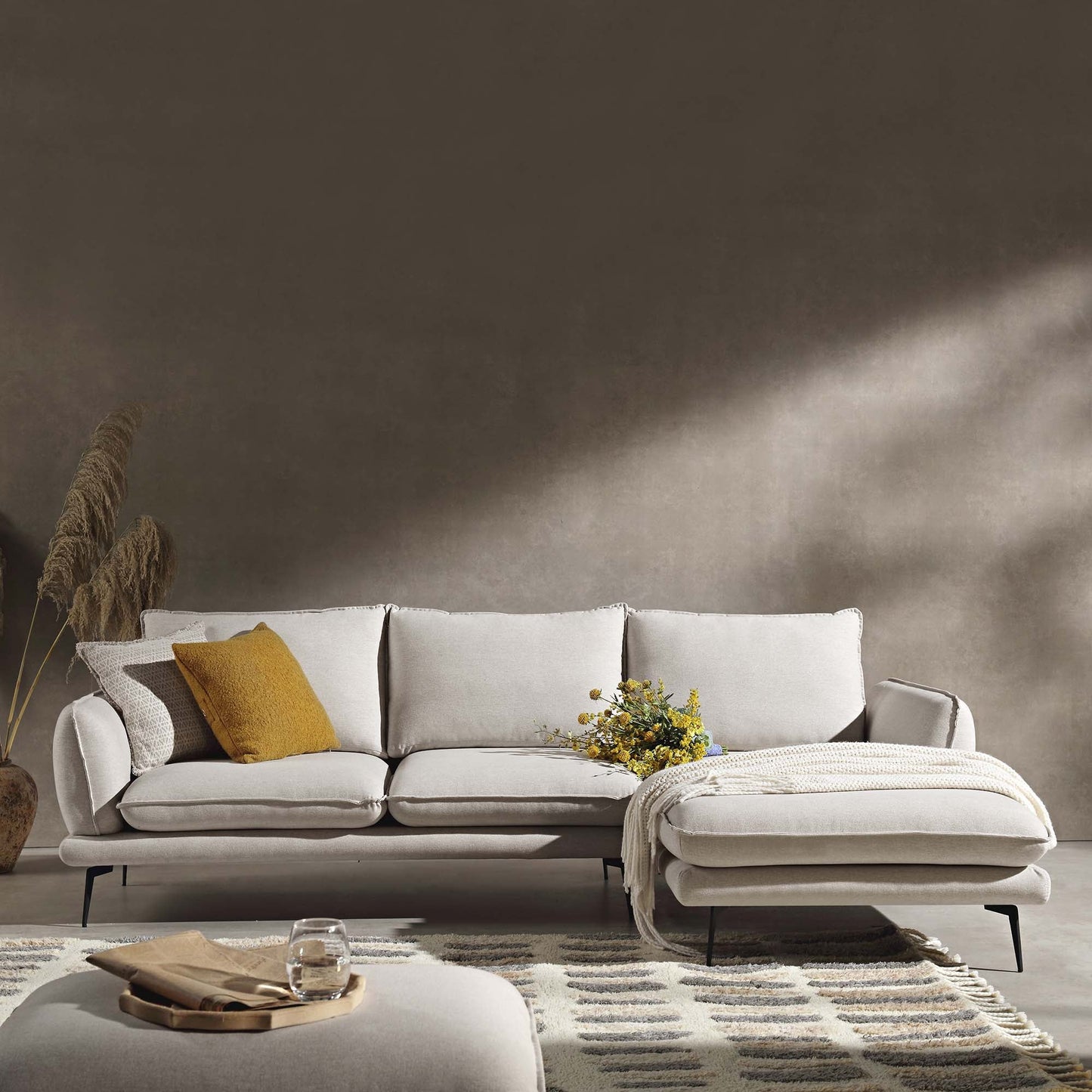 Canapé en tissu Obriel Oatmeal, canapé Grande Chaise, orientation droite