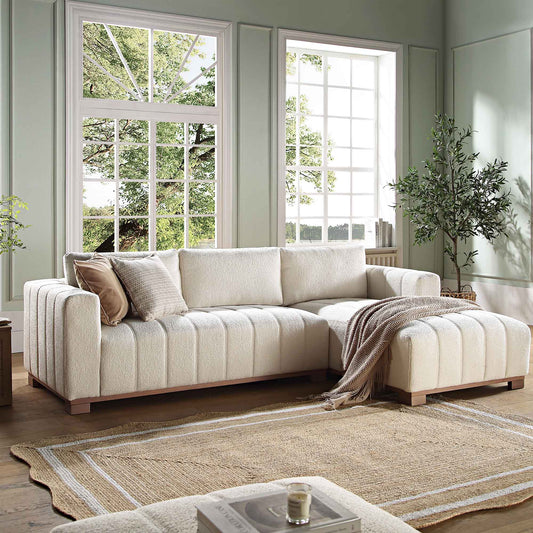 Canapé Belsize beige bouclé avec base en bois, grande méridienne orientée à droite
