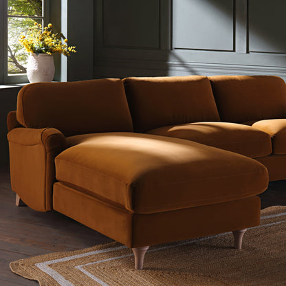 Canapé Daphnis en velours cannelle, grande chaise longue orientée à gauche