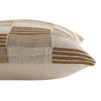 Coussin à point de chaînette en aulne de la collection Boho