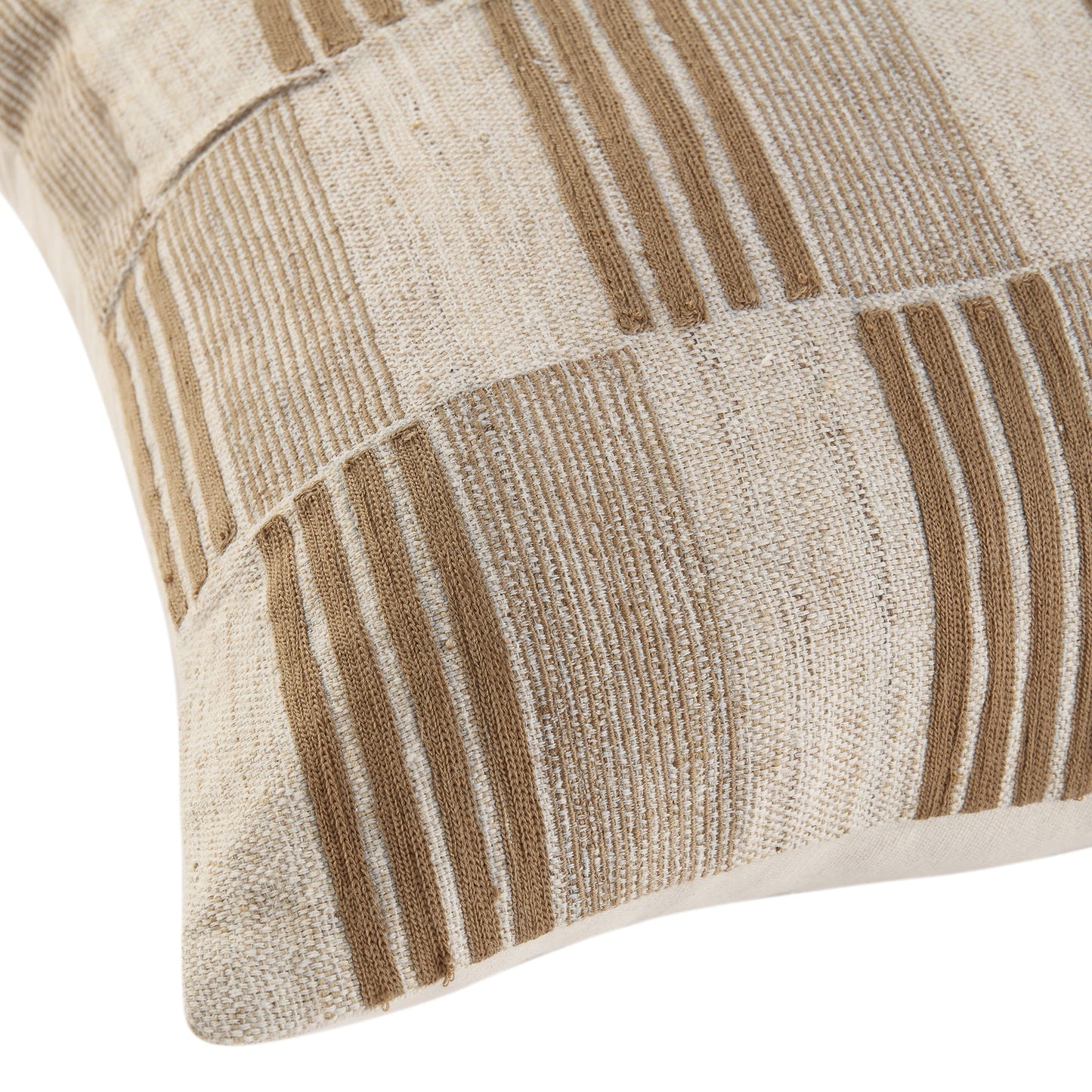Coussin à point de chaînette en aulne de la collection Boho
