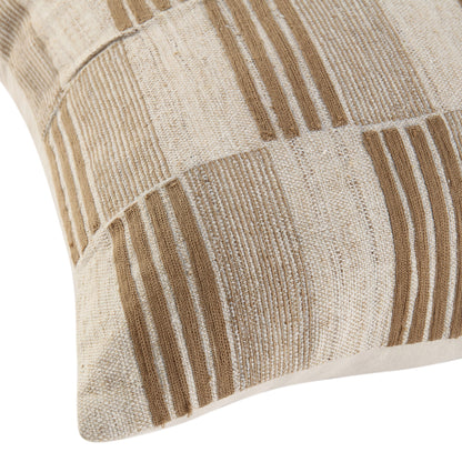 Coussin à point de chaînette en aulne de la collection Boho