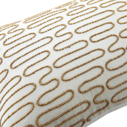 Oreiller en velours perlé à la main Allegra de la collection Luxe