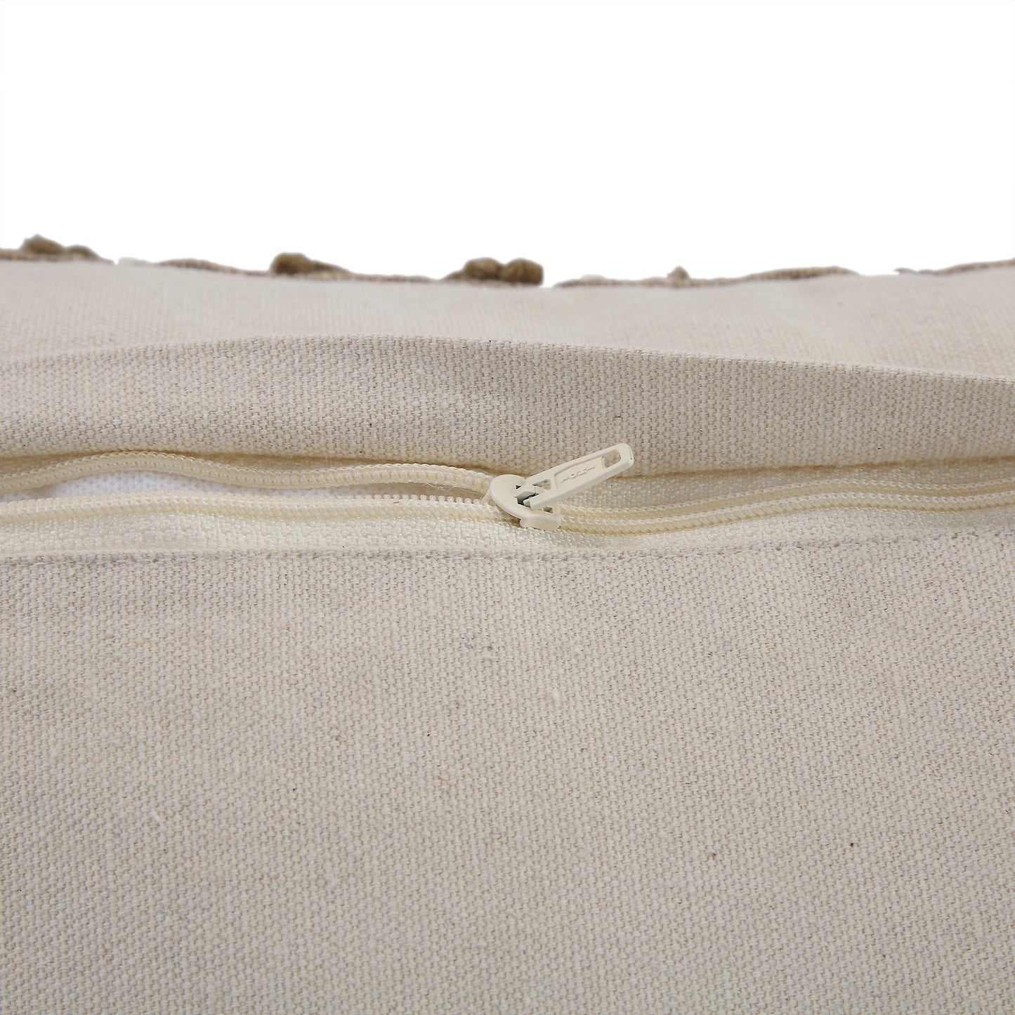 Coussin au point de croix Andes de la collection Boho