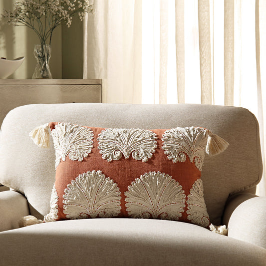 Aubrey Collection Coussin à appliqué à motif Suzani