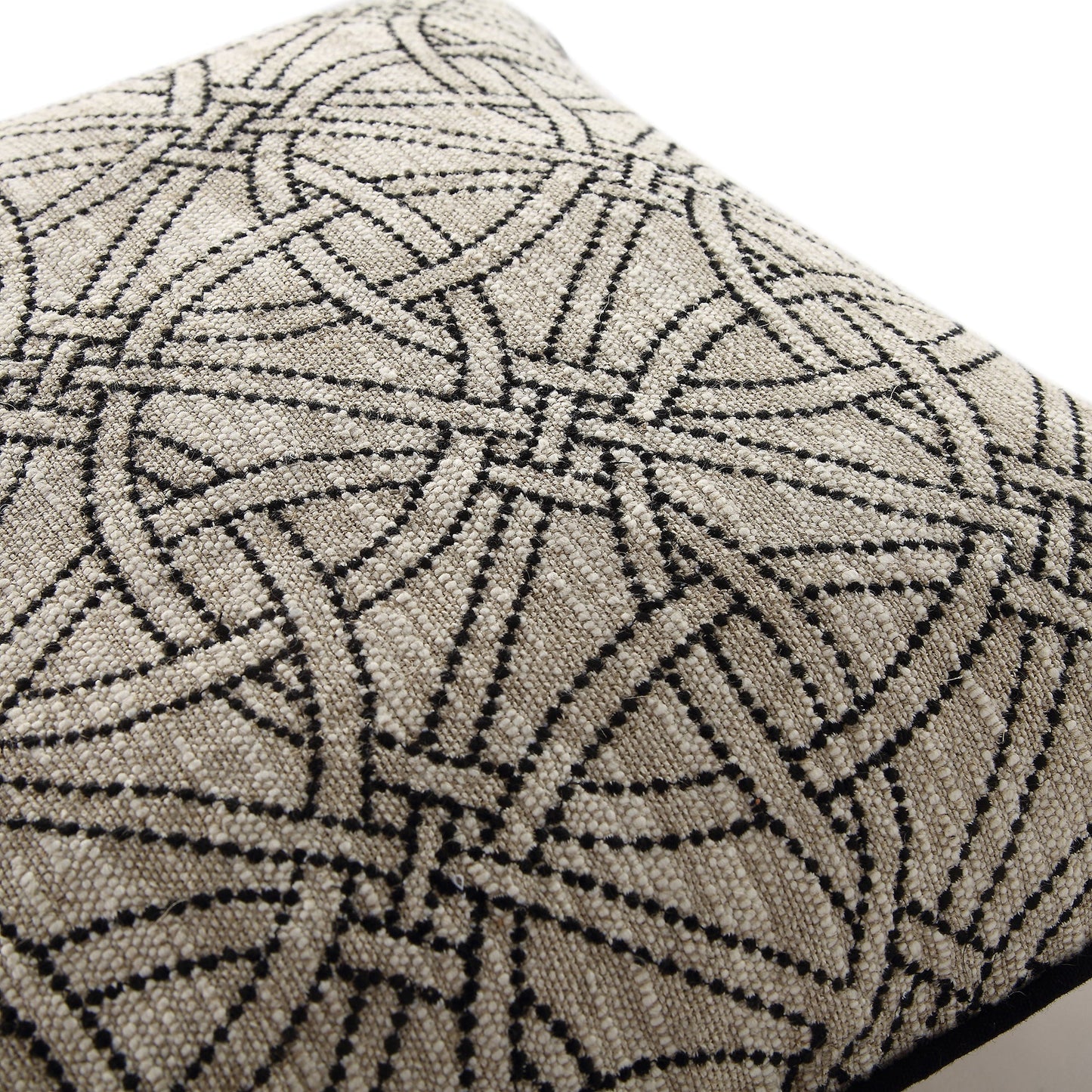 Coussin brodé Baja Monochrome Illusion