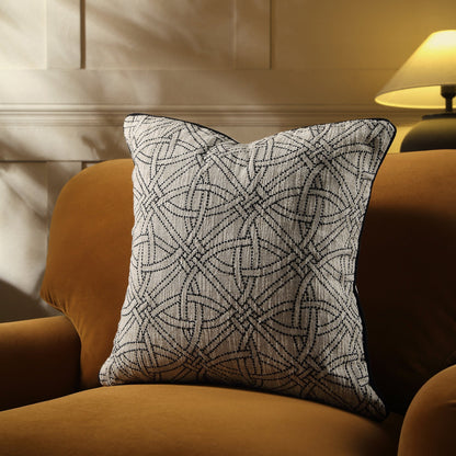 Coussin brodé Baja Monochrome Illusion