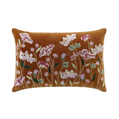 Coussin brodé à la main en velours abricot de la collection Botanica