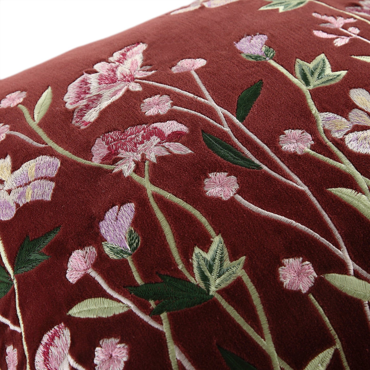 Coussin brodé à la main en velours mûrier de la collection Botanica