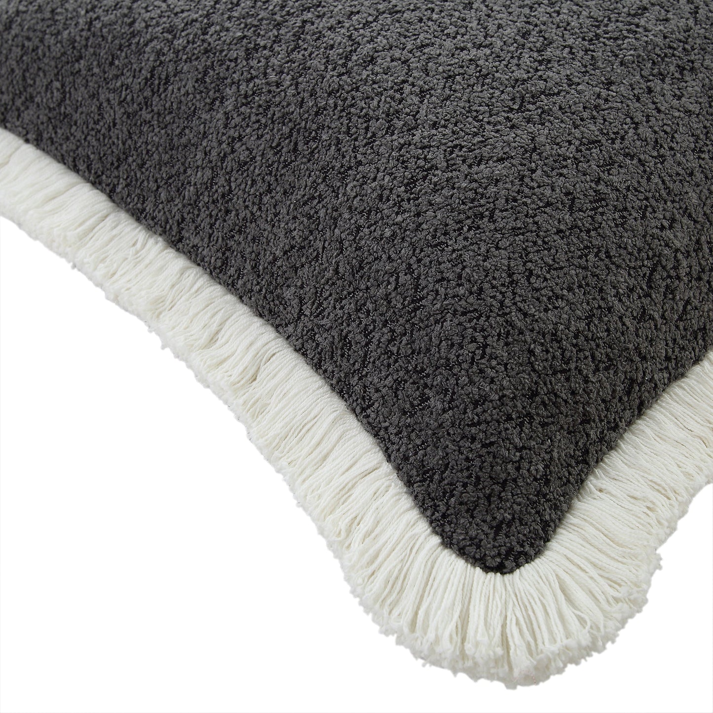 Oreiller à franges en bouclé gris graphite Kyra