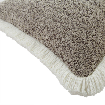 Oreiller à franges en bouclé Kyra Stone