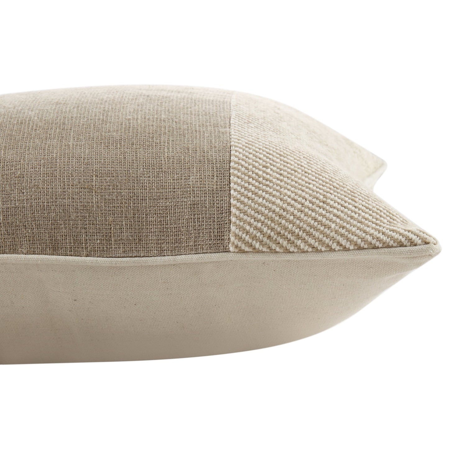 Coussin patchwork en coton de la collection Bronte