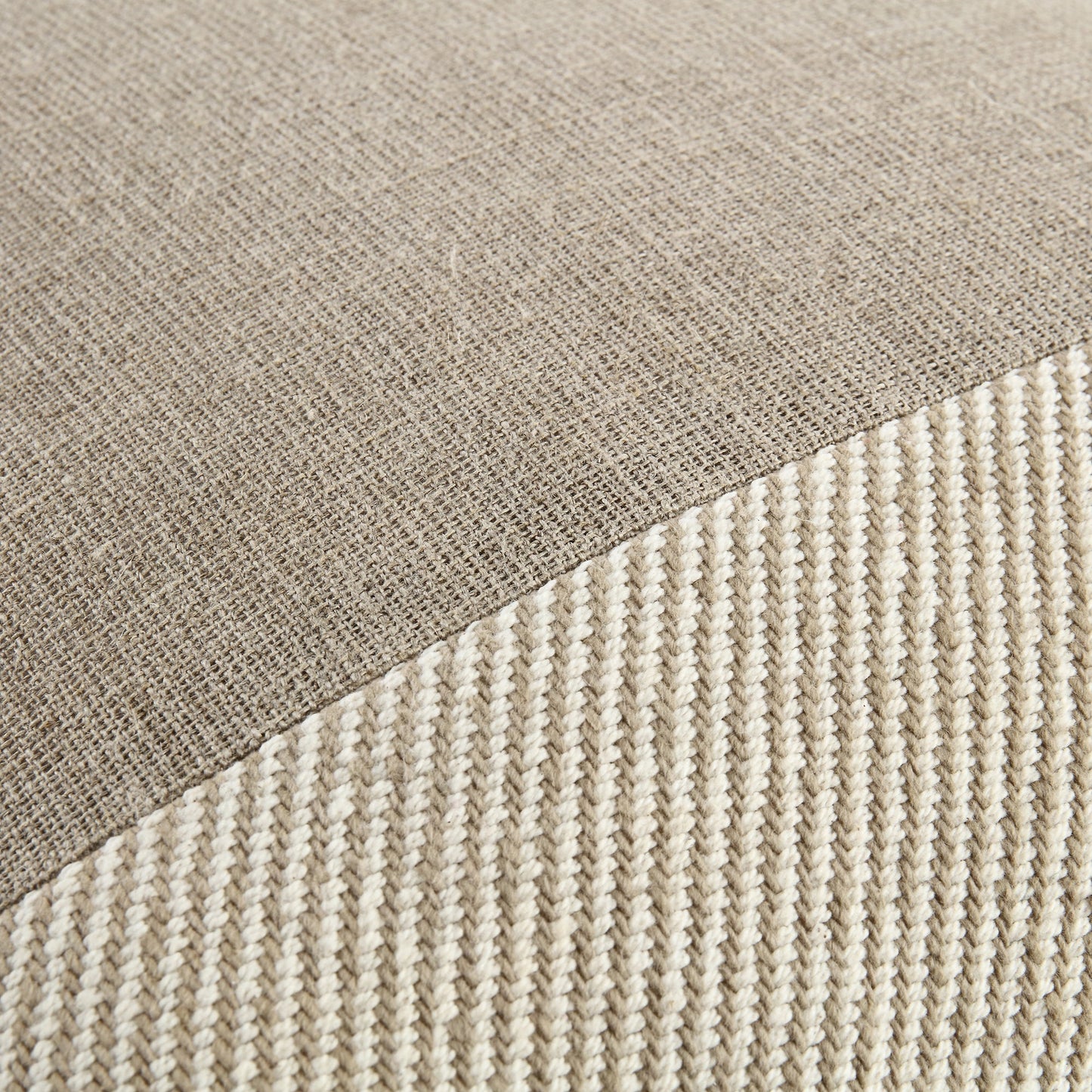 Coussin patchwork en coton de la collection Bronte