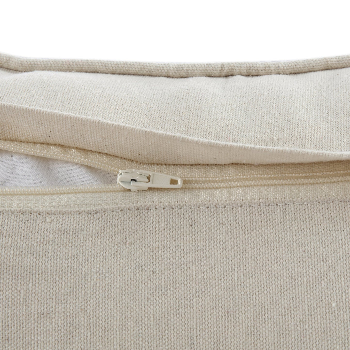 Coussin patchwork en coton de la collection Bronte