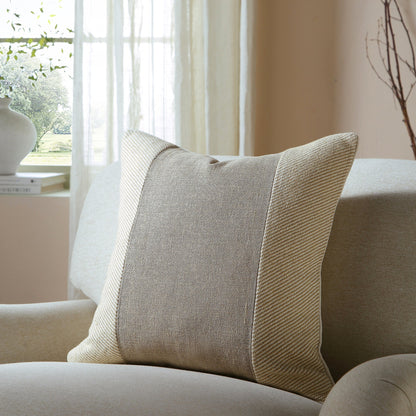 Coussin patchwork en coton de la collection Bronte