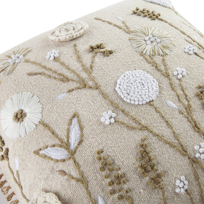 Coussin carré brodé à la main en dentelle de jute au crochet Delilah