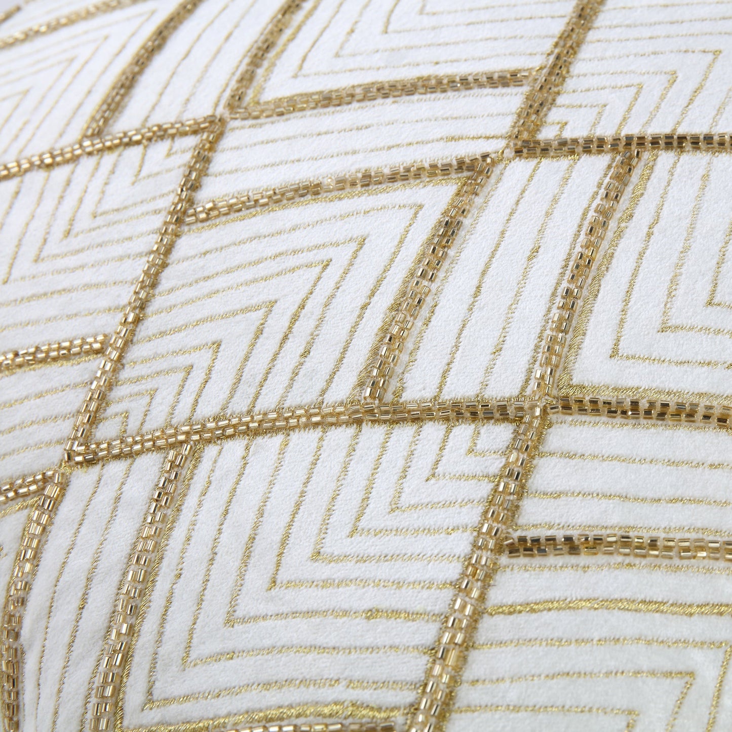 Coussin en velours perlé à la main de la collection Luxe Empire