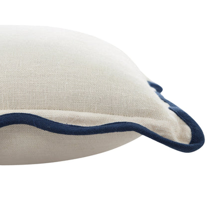 Coussin carré festonné bleu de Prusse en lin Evie