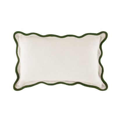 Coussin rectangulaire festonné vert cèdre Evie Linen