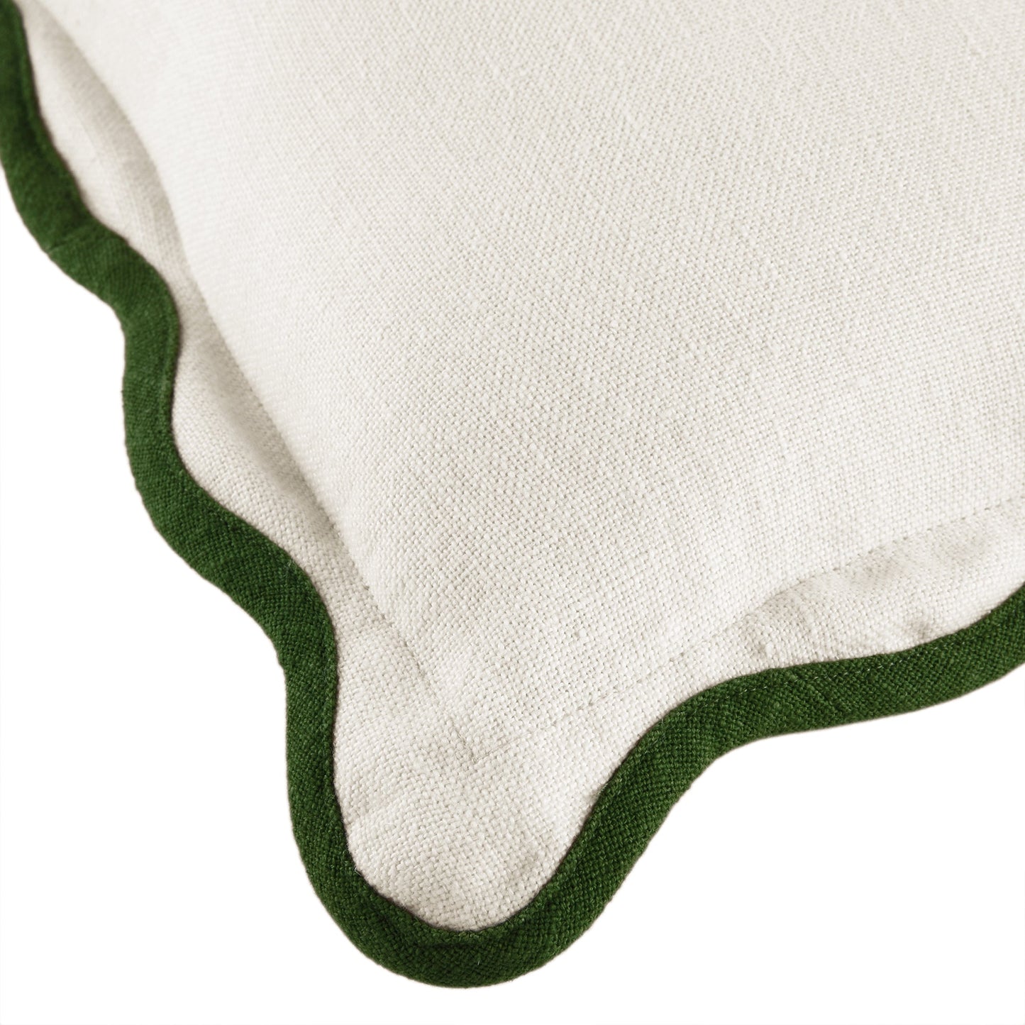 Coussin rectangulaire festonné vert cèdre Evie Linen