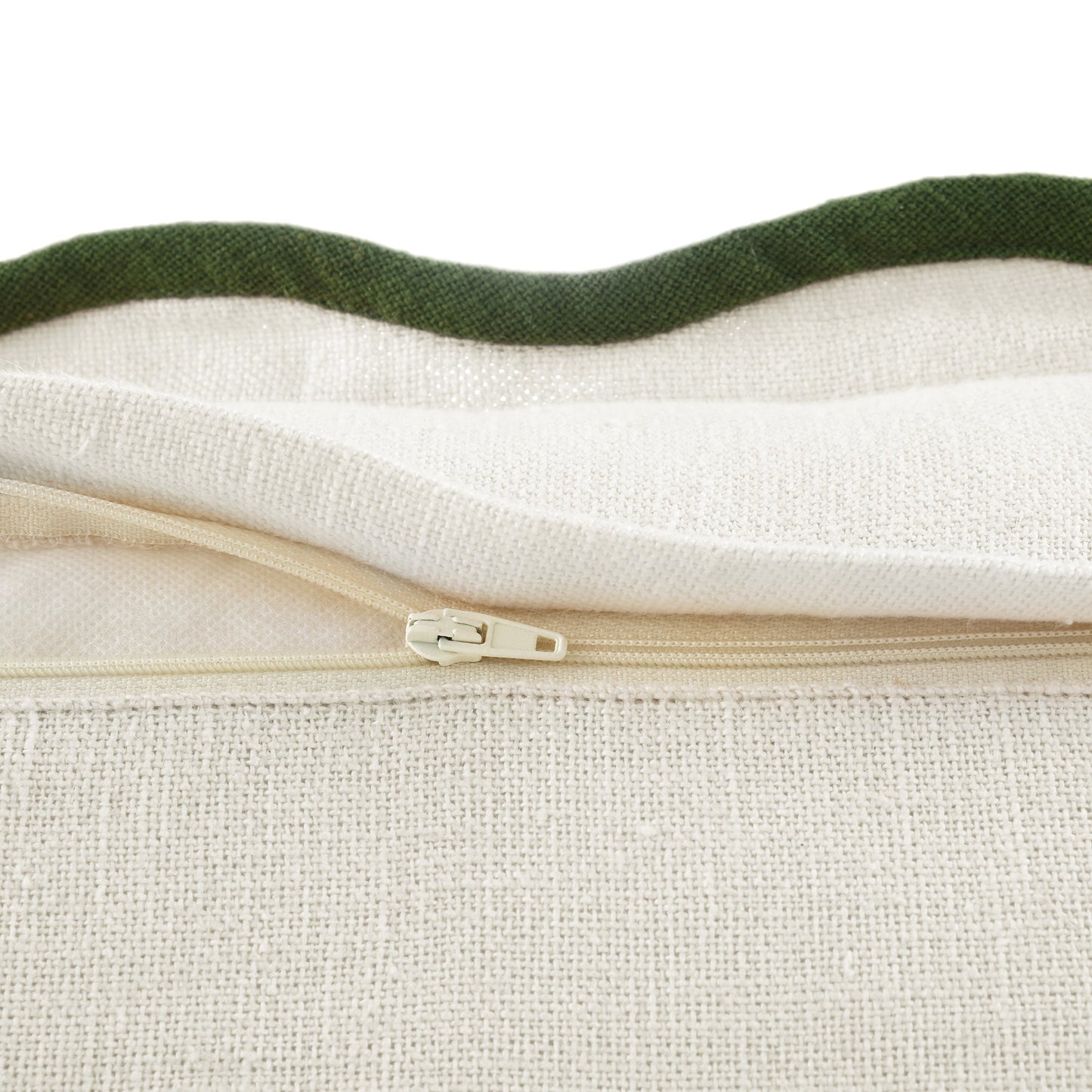 Coussin rectangulaire festonné vert cèdre Evie Linen