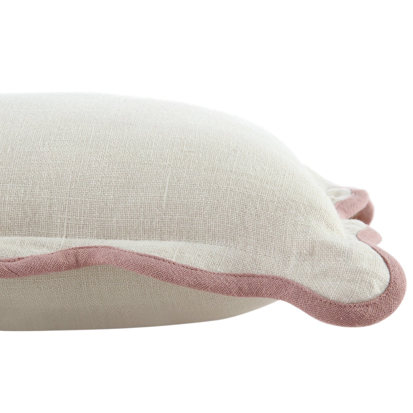 Coussin rectangulaire festonné rose poudré Evie Linen