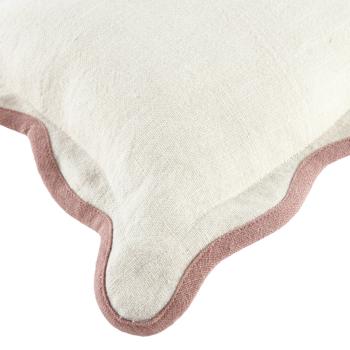 Coussin rectangulaire festonné rose poudré Evie Linen