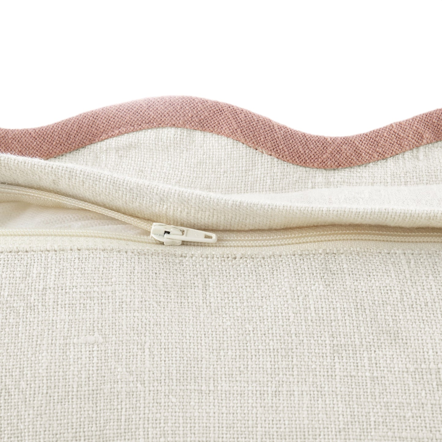 Coussin carré festonné rose poudré Evie Linen