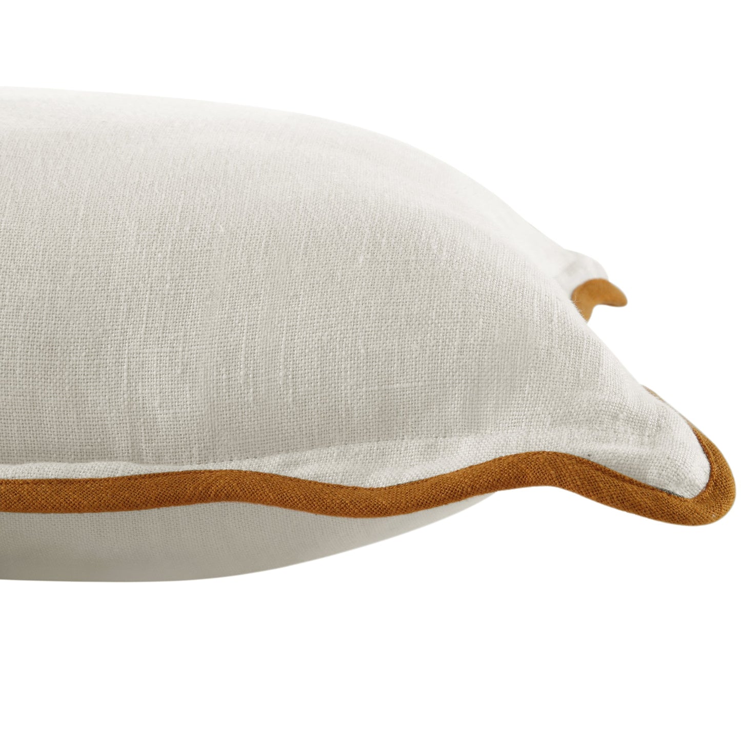 Coussin carré festonné en lin Evie caramel