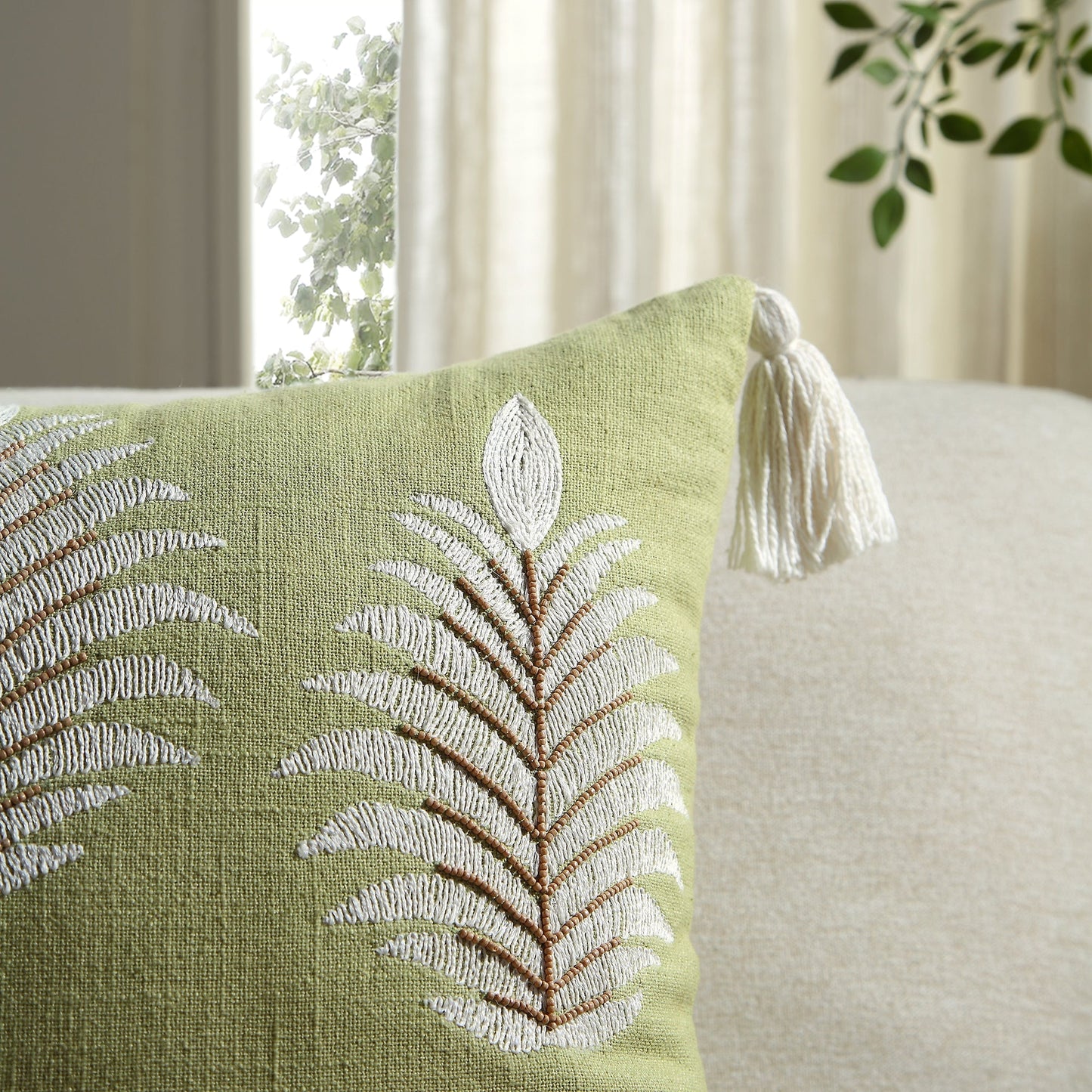 Coussin perlé brodé à la main Vine Collection Green Palms