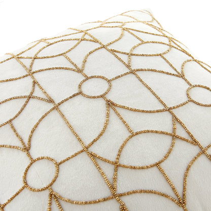 Oreiller en velours perlé à la main Luna de la collection Luxe