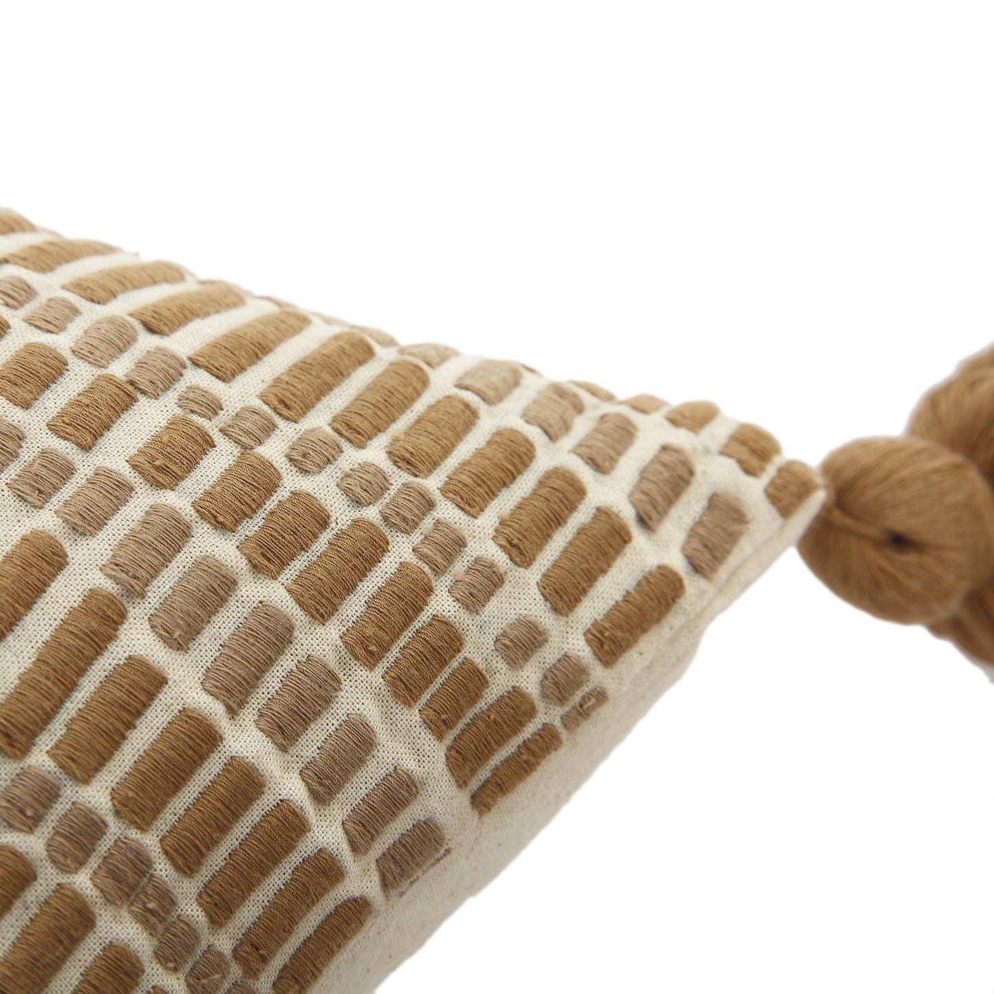 Coussin Maya en satin cousu de la collection Boho