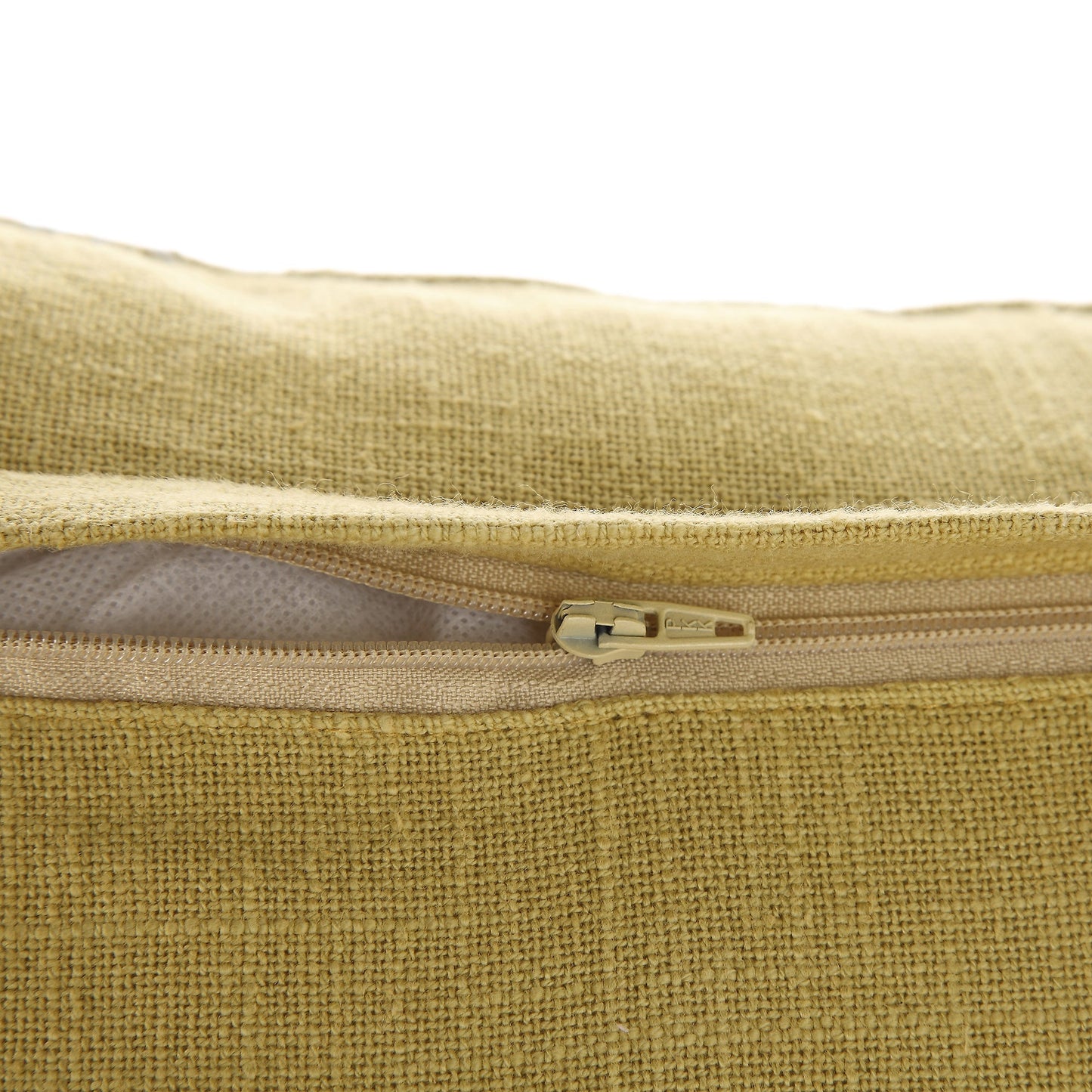 Coussin jaune maïs brodé et perlé à la main
