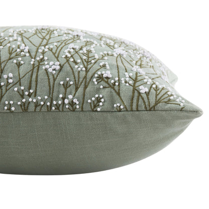 Coussin vert sauge brodé et perlé à la main Meadow