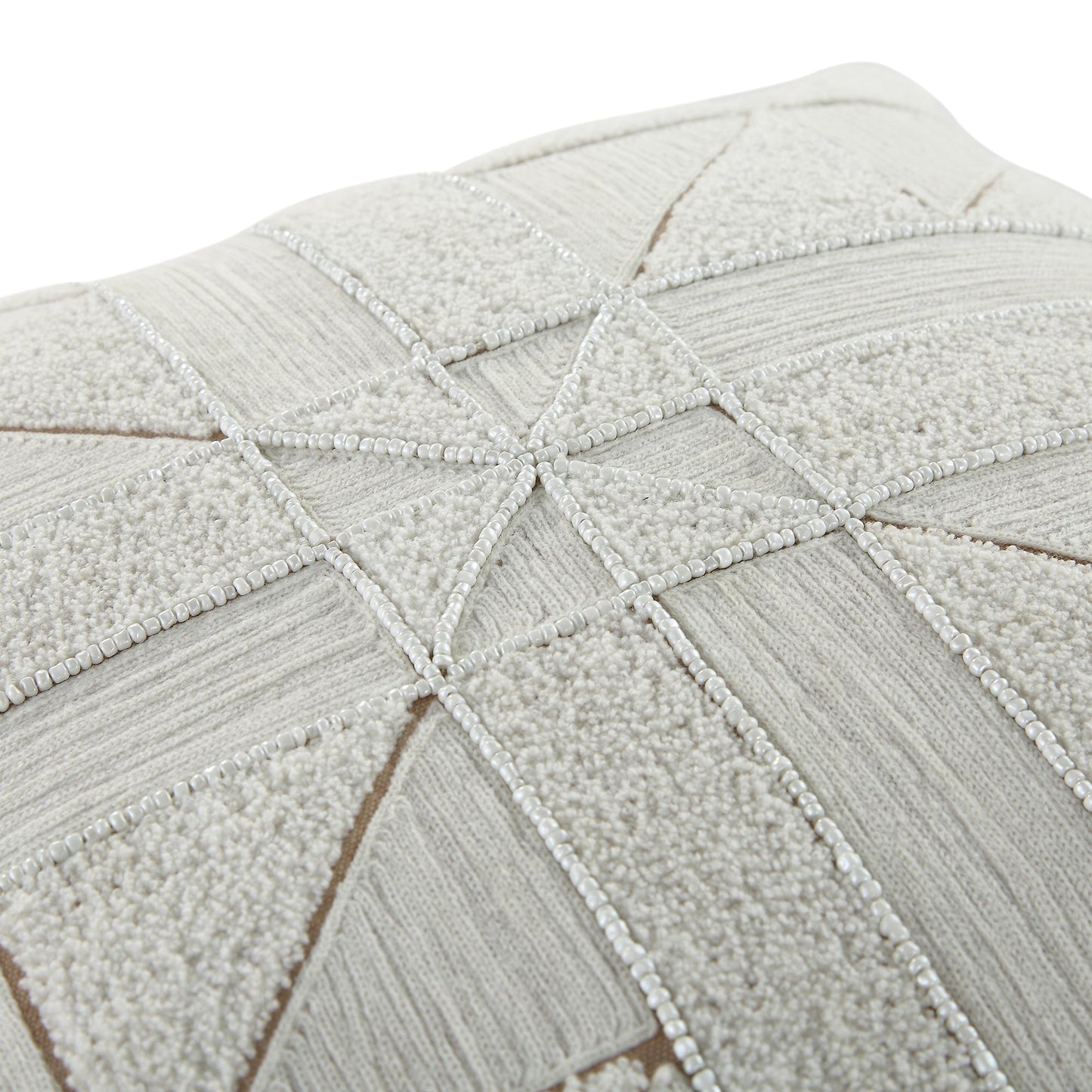 Coussin en patchwork Victoria Bouclé et perles faites à la main, collection Luxe