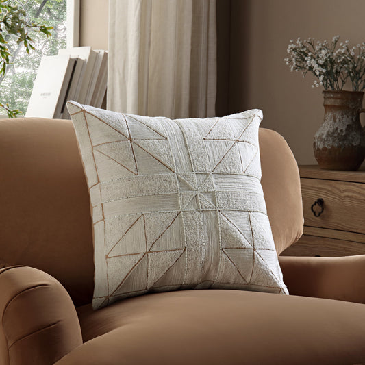 Coussin en patchwork Victoria Bouclé et perles faites à la main, collection Luxe